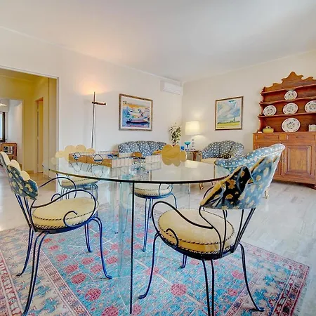 Appartamento 3 Bedrooms In Center And South Terrace