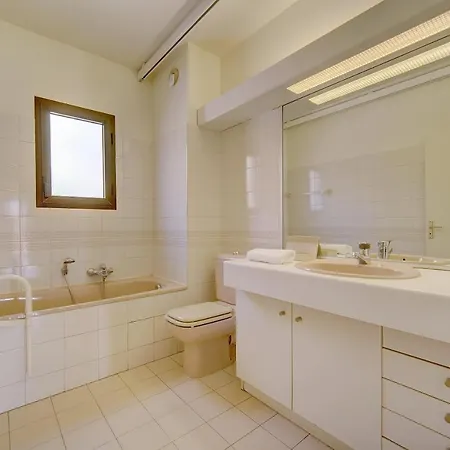 Lejlighed 3 Bedrooms In Center And South Terrace