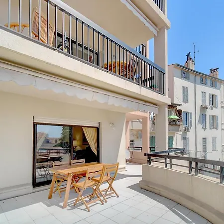Apartment 3 Bedrooms Center South Terrace
