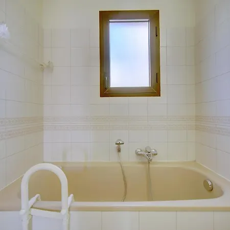 3 Bedrooms In Center And South Terrace *