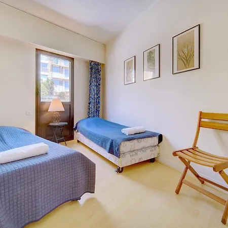3 Bedrooms In Center And South Terrace Cannes