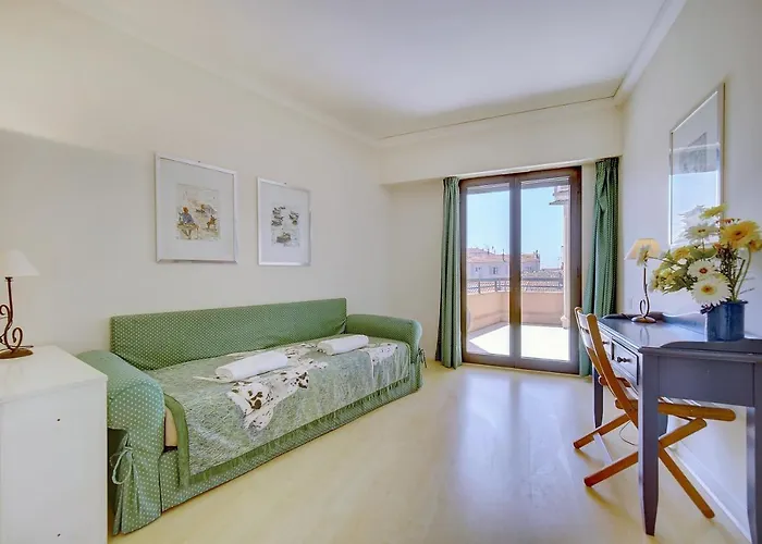 3 Bedrooms In Center And South Terrace * Cannes
