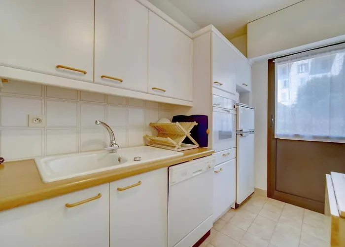 3 Bedrooms In Center And South Terrace