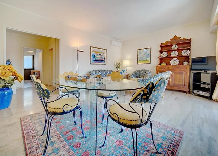 Appartamento 3 Bedrooms In Center And South Terrace