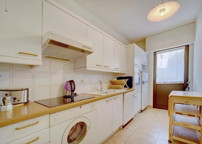 3 Bedrooms In Center And South Terrace