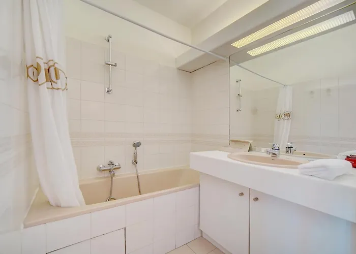 Appartamento 3 Bedrooms In Center And South Terrace *