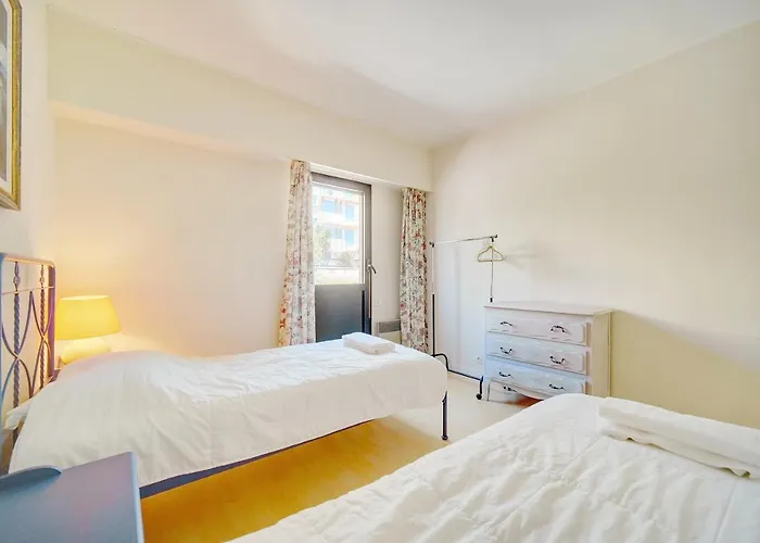 3 Bedrooms In Center And South Terrace Cannes
