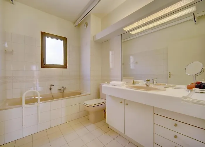 Appartamento 3 Bedrooms In Center And South Terrace