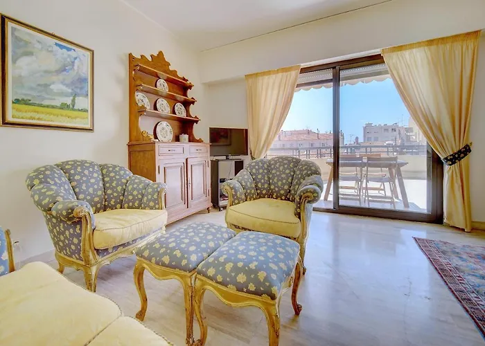 3 Bedrooms In Center And South Terrace * Cannes