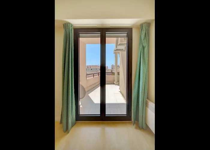 Appartamento 3 Bedrooms In Center And South Terrace *