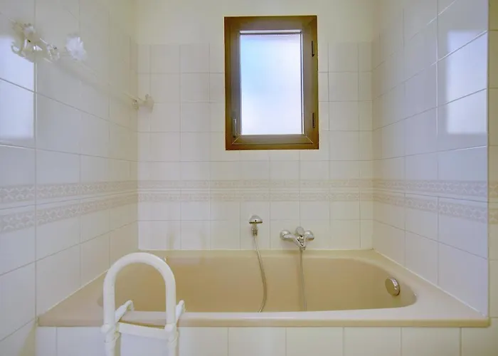 3 Bedrooms In Center And South Terrace *