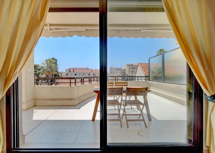 3 Bedrooms In Center And South Terrace Appartamento *