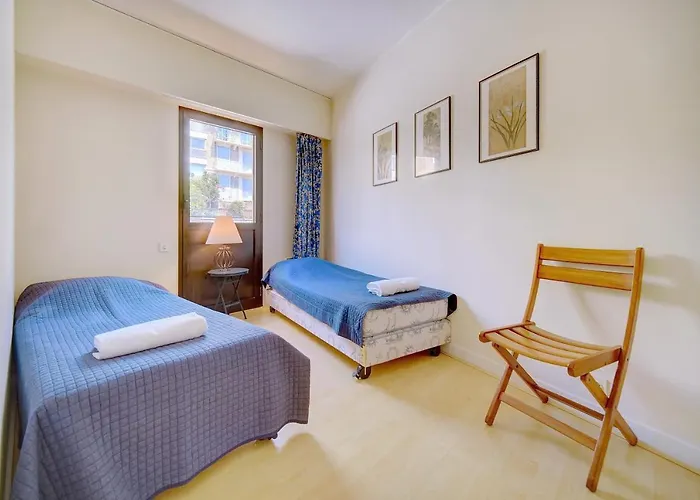 3 Bedrooms In Center And South Terrace Cannes
