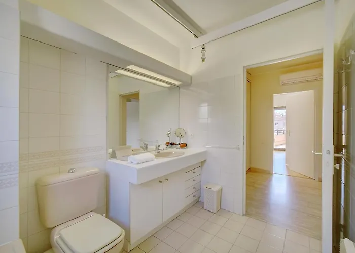 3 Bedrooms In Center And South Terrace * Cannes