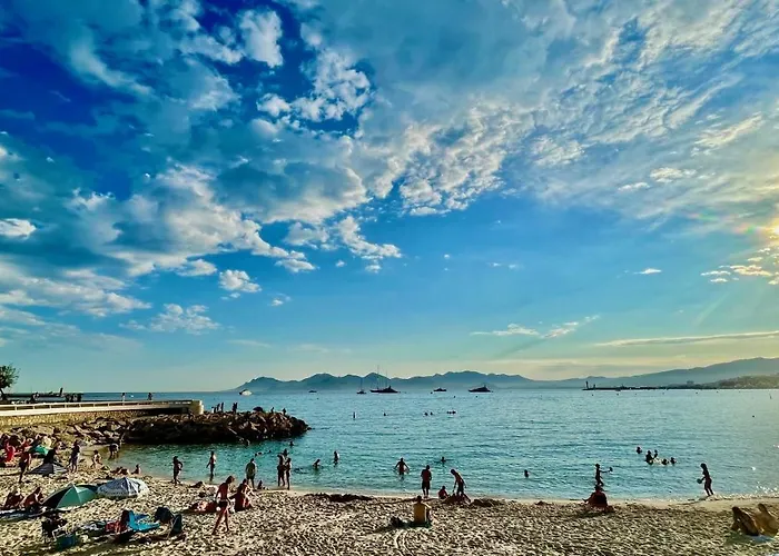 3 Bedrooms In Center And South Terrace * Cannes
